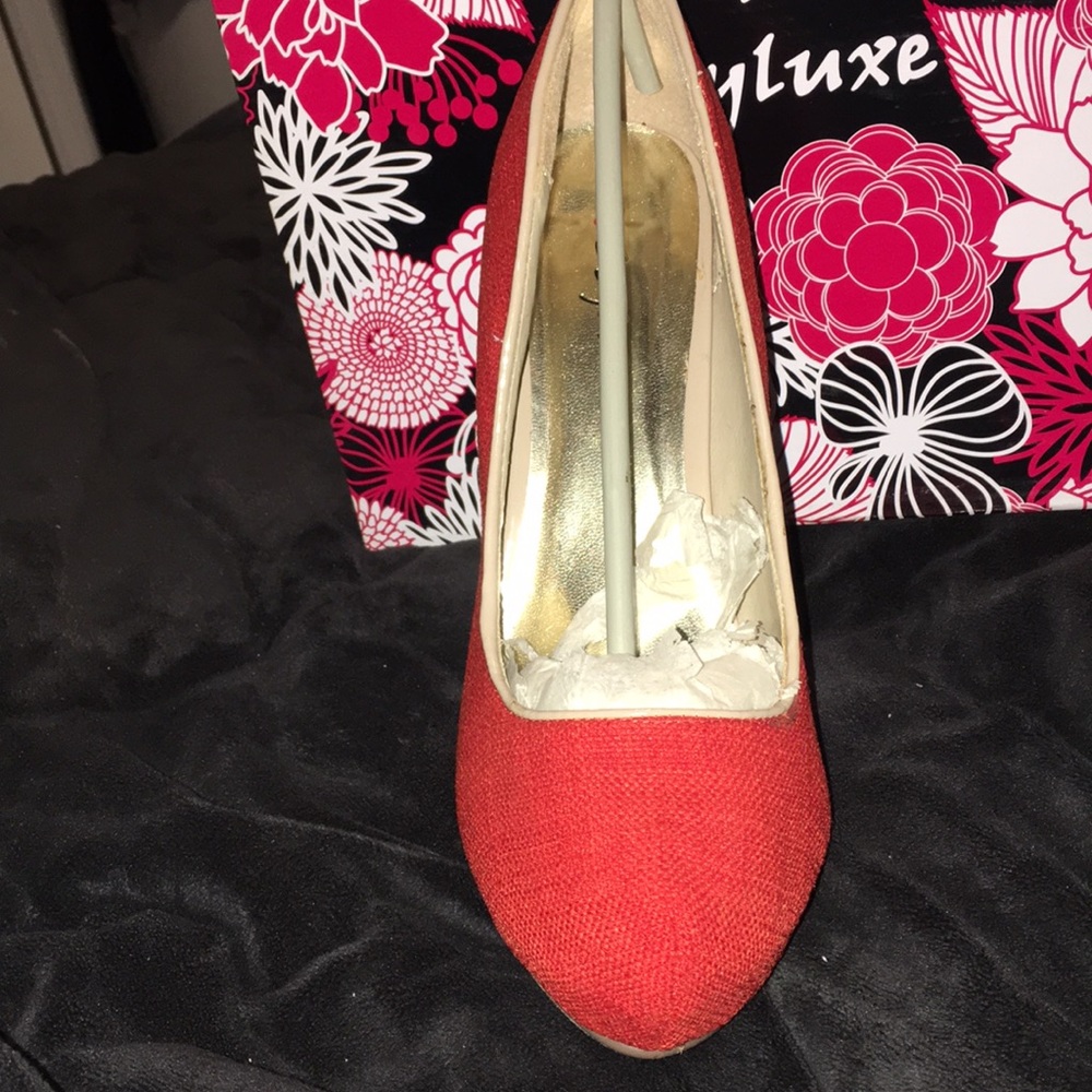 Heels - Picture 3 of 3